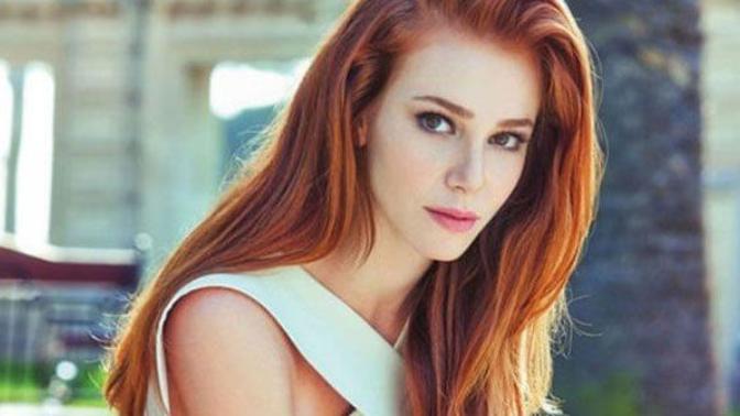 Sizce Elçin Sangu kaç yaşında gösteriyor?