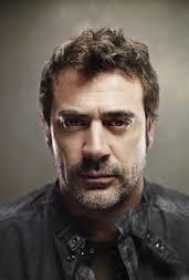 Negan kadar yakisikli  var mı  len bu dünyada? 