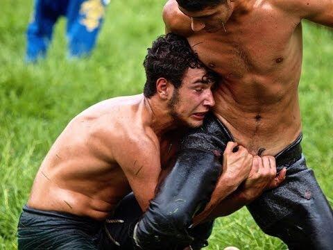 Homofobik bir milletin ata sporunun yağlı güreş olması sizce de enteresan değil mi?