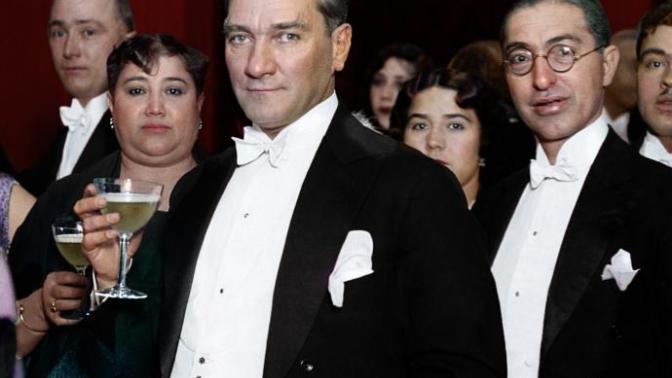 Mustafa Kemal'in bu renkli fotosu nasıl sizce?