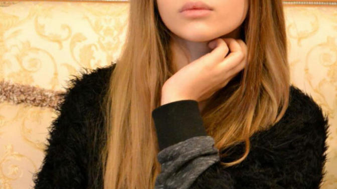 Bu kız biraz fazla güzel değil mi?