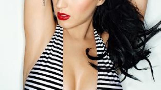 Katy Perry mi daha çekici Taylor Swift mi?