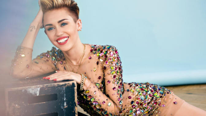 Hacker kurbanı Miley Cyrus! Özel fotoğraflarınız hackerlar tarafından ifşa edilse ne yapardınız?