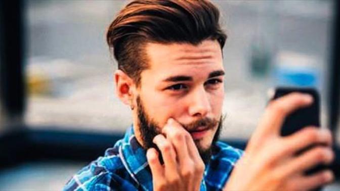 Profil sayfalarına çok sayıda "selfie" yükleyen erkek kullanıcıları psikopatmış! Çok "selfie" çeker misiniz?