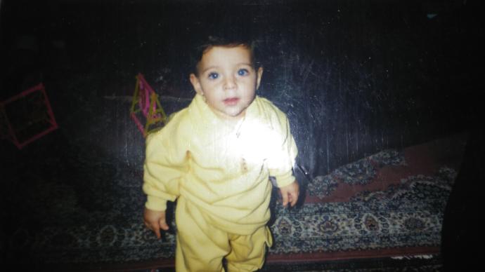 Herkes  Bebeklik  Veya Cocukluk Fotoğrafını Atabilirmi :)  ?