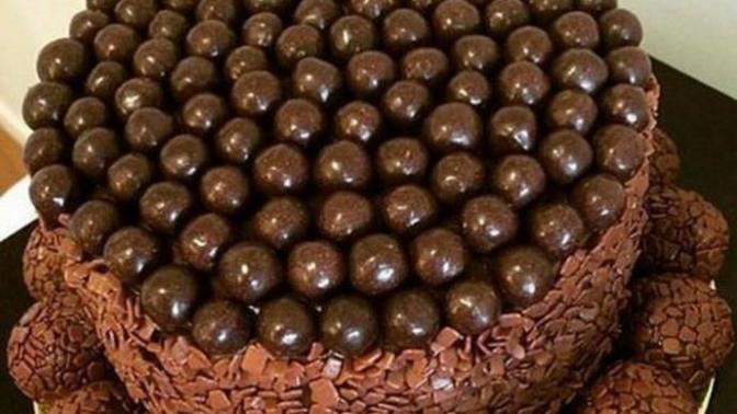 Pasta alıcam sizce çikolatalı pasta mı alsam yoksa meyveli pasta mı aslam karar veremiyorum yardımcı olur musunuz?