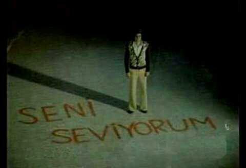 Sizi seven biri sokağınıza evinizin hemen önüne