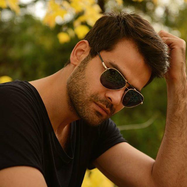 Kızlar, Burak Özçivit Mi Yoksa Erkan Meriç Mi Hangisi Daha Yakışıklı ??