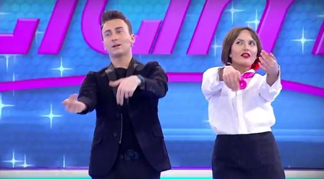 Bahar candan hasta mı yoksa bilinçli mi böyle davranıyor ?
