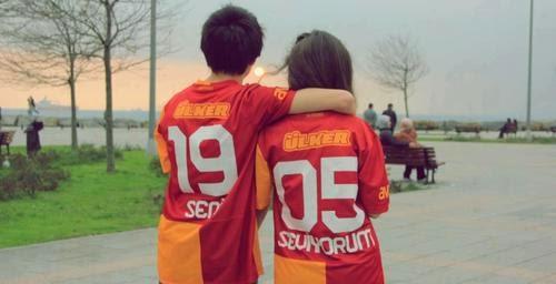 Sevdiğiniz kişiyle aynı takımlı olmak mı daha eğlenceli yoksa farklı takımları tutmak mı?