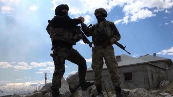 Polis özel harekat mı (PÖH) ? jandarma özel harekat mı (JÖH) ?