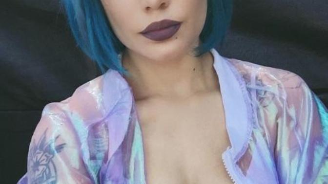 Melanie Martinez mi Halsey mi?