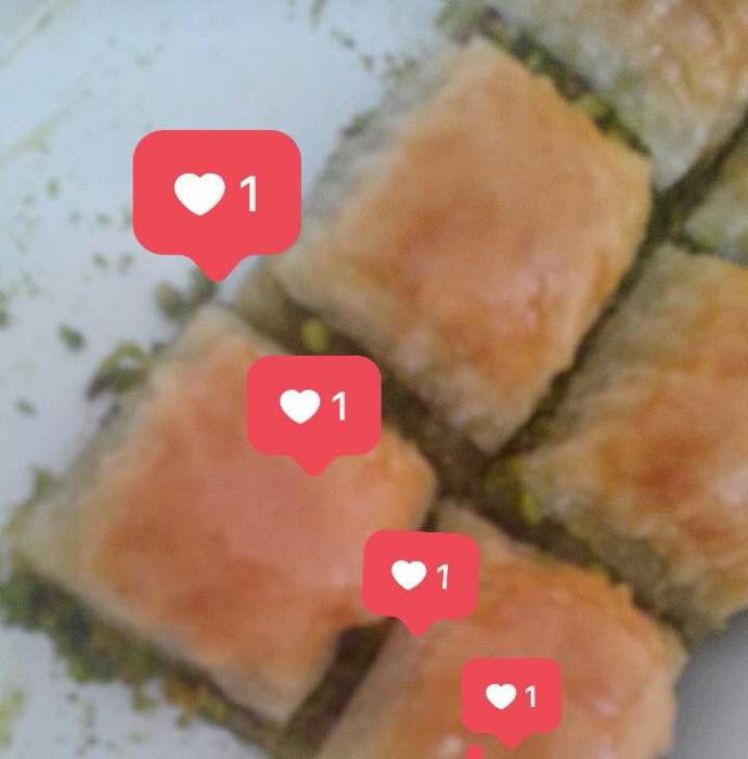 iyi geceler 😊 gece gece bu nasıl soru demeyin .Tereyaglı baklavamı ? Normal baklavamı???