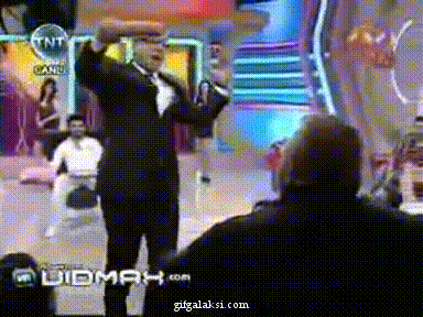 Şu an kapı çalsa ve açtığınızda Mehmet Ali Erbil elinde salamla size doğru amenin amenin nidalarıyla gelse napardınız?