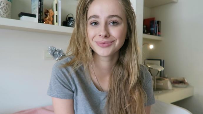 Bu kızın adı Polina kendisi youtuber yarı rus yarı türk sizce güzel mi ?