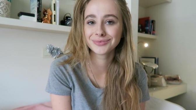 Bu kızın adı Polina kendisi youtuber yarı rus yarı türk sizce güzel mi?