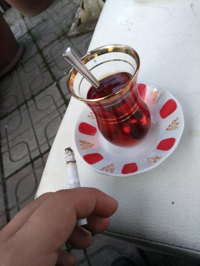 Çay-sigara mı kahve-sigara mı seversiniz ?