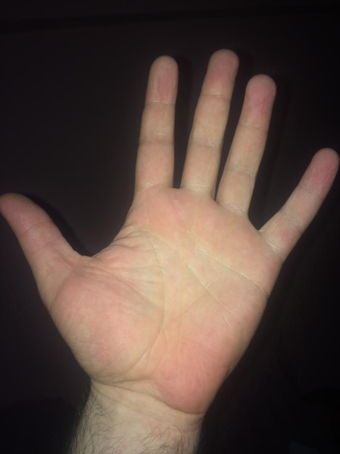 Eller de kader çizgisi olduğunu biliyormusunuz elinizin fotoğrafını atarmısınız. Benim eliminde çizgilerini yorumlarmısınız?