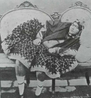 İran şahı Nasreddin'in haremi! Kim böyle bir harem kurmak ister?