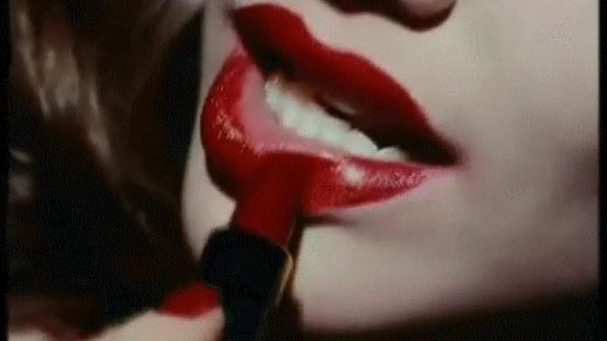 Kırmızı ruj sürüp beni öpünce 💋 emoji deki gibi güzel dudak izi çıkartacak hatunu nerde bulabilirim?