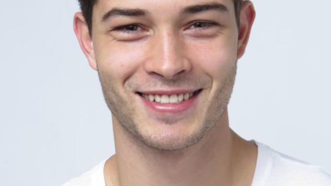 Francisco lachowski boyu çokmu uzun ve yakısıklımı ?