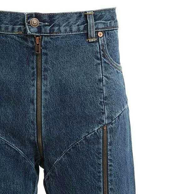 Yeni Trend:<br />..Popo dekolteli kotlar!!!<br />Bu dekolteyi nasıl buldunuz??