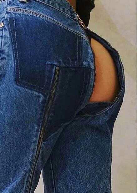 Yeni Trend:<br />..Popo dekolteli kotlar!!!<br />Bu dekolteyi nasıl buldunuz??