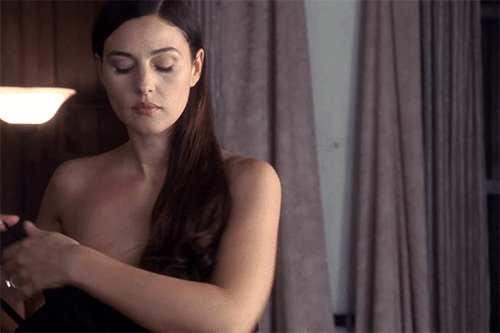Monica Belluci çok çekici değil mi?