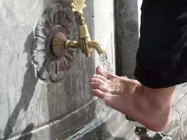 Kızlar, Kocanızın ayağını yıkar mısınız, yıkıyor musunuz ?