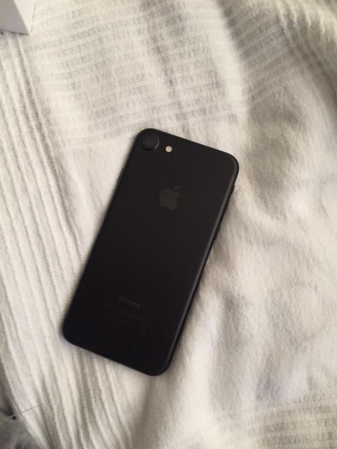 Iphone 7 siyah mat alarak hata mi yaptim? (Resimli)?