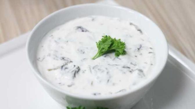 Cacığın saymakla bitmeyen faydalarını biliyor musunuz? Sarımsaklı cacık içer misiniz?