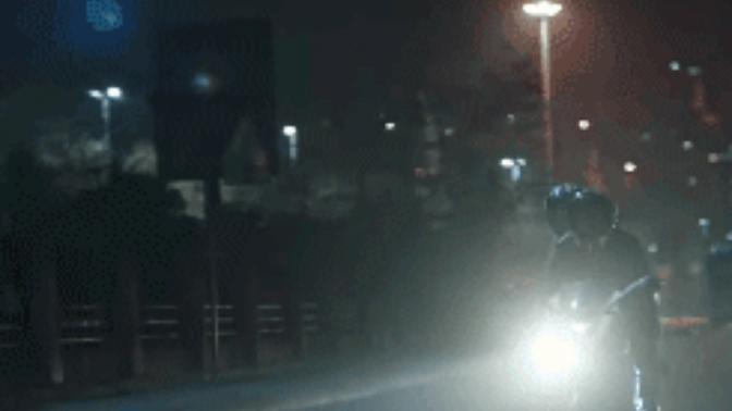 Yalnızca size özel davranıyor zannettiğiniz insanın herkese öyle olması size ne hissettirir?