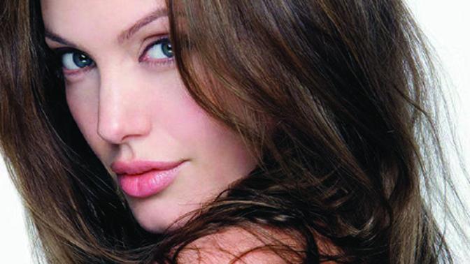 Angelina Jolie'nin gençliği sizcede muazzam güzel değil mi?