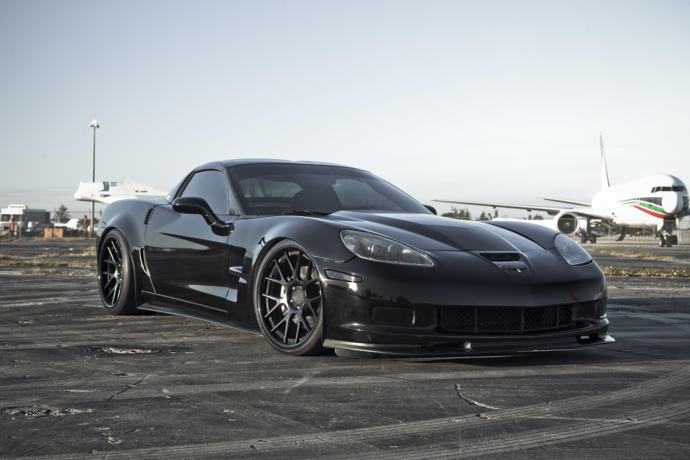 Bmw mi Corvette mi?Hangi araba daha güzel ve çekici?