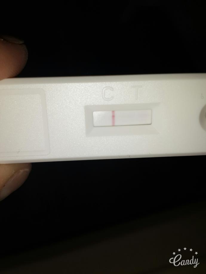 Kızlar, Kizlar sizce bu resimdeki testte belli belirsiz  bir  ikinci cizgi var mi ben kararsizim da sdize sorayim?