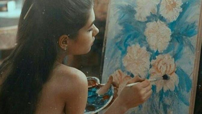 Sanatla uğraşan kadının ayrı bir çekiciliği yok mu?