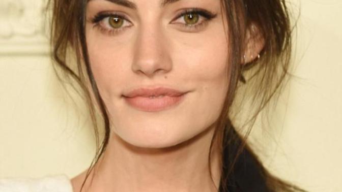 Phoebe Tonkin  ya da  Megan Fox! Hangisi daha güzel ?