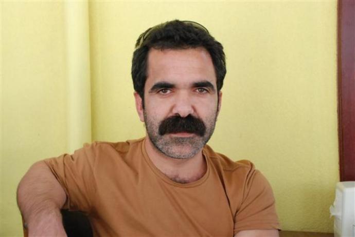Alparslan Özmol  Kısa Boylumu Cücemi?