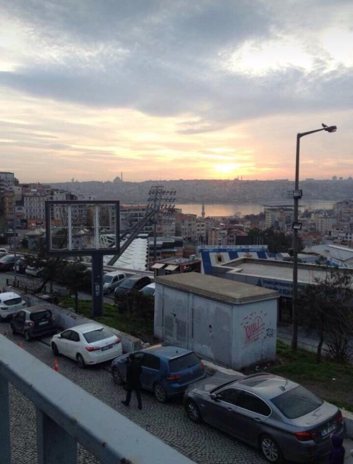 İnsan üzgünken gün batımını daha çok mu sever?