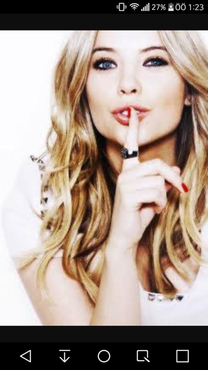 Ashley Benson Sizce Nasıl ?