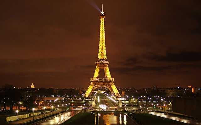Mardin'de bir gece mi  ?
Paris'te bir gece mi ??