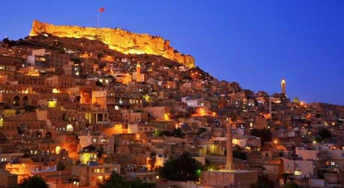 Mardin'de bir gece mi  ?
Paris'te bir gece mi ??