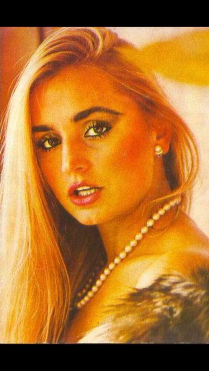 Hülya avsar mi daha güzel Banu alkan mi sizce?