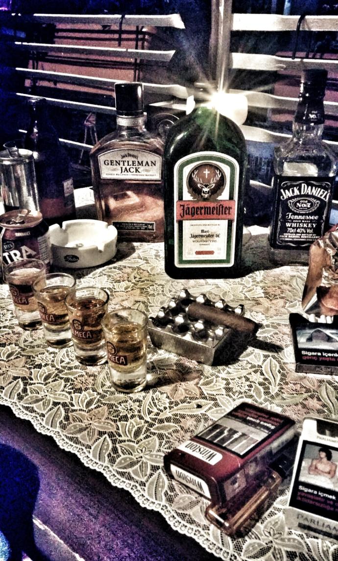 Jager meister seven var mı? jager bomb yaparken hangi enerji içeceğini kullanıyorsunuz?