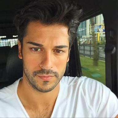 Burak Özçivitin yüz şekli ne?