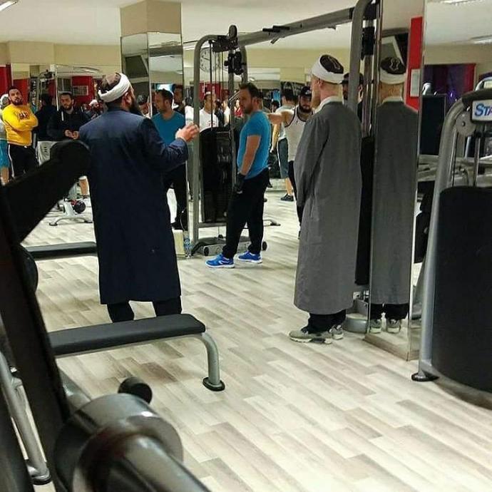 Fitness salonu basan sarıklılar hakkında görüşleriniz nelerdir?