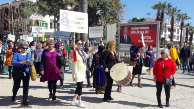 Dünyanın Yarısını Kadınlar Oluşturur Diğer Yarısını da Kadınlar Doğurur Yetiştirir. Kadına Saygılı Ol. Bu Söze Katılıyormusun?