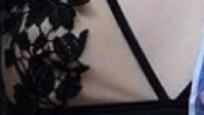 Göğüslerim fotoraftaki çok üzülüyorum çok mu kötü  bir  erkek  seks yapmak istemez mi?
