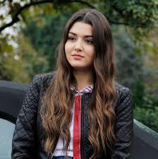 Kızlarda kısa alın mı geniş alın mı daha güzel?