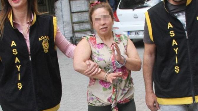 Adana'da kendi öz kızlarına fuhuş yaptıran bir anne! İnsanlık namına bir şey taşıyor muyuz?